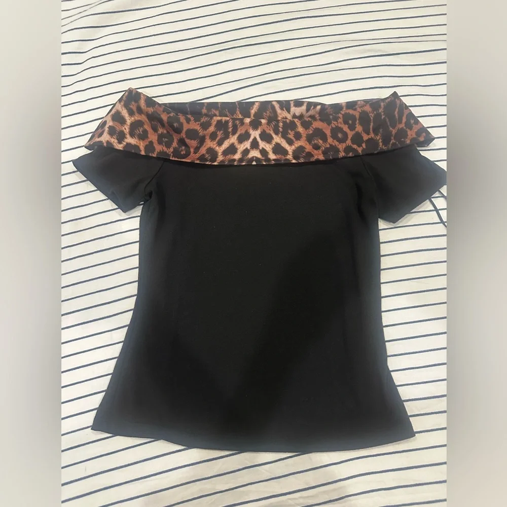 Hell Bunny Black Top with Leopard Print Collar - Picture 9 of 13